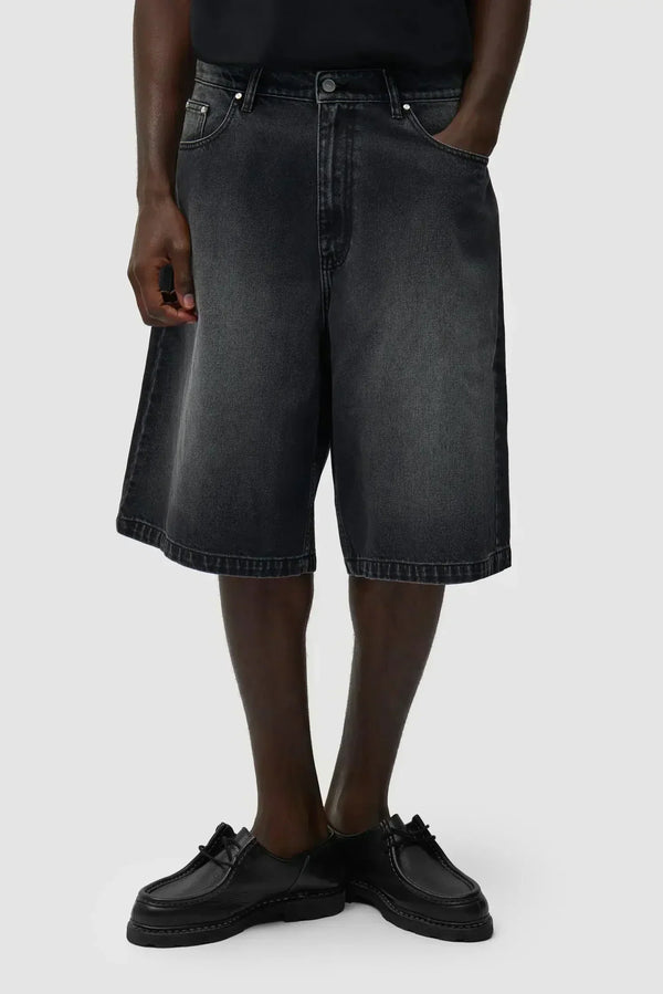 Round Pocket Denim Shorts