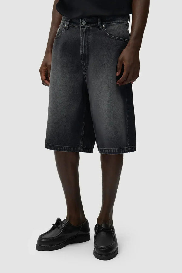 Round Pocket Denim Shorts