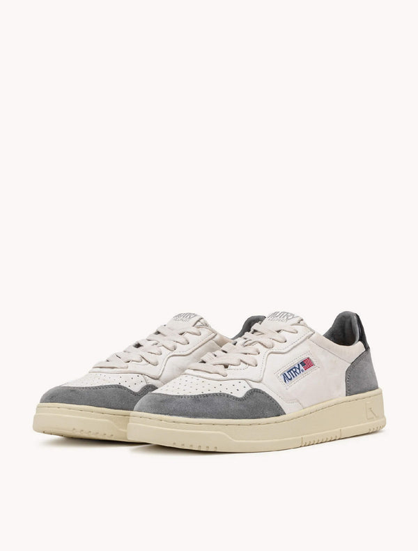 Medalist Low Sneakers