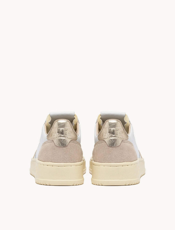 W Medalist Low Sneakers