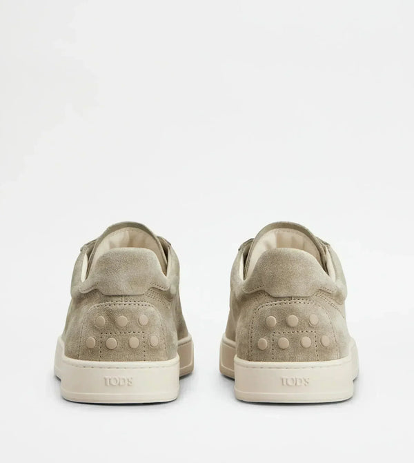 Sneakers in Suede