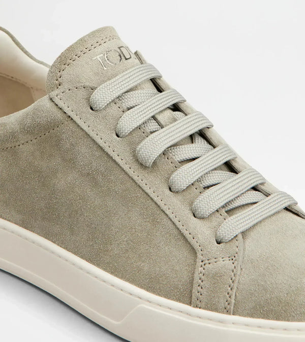 Sneakers in Suede