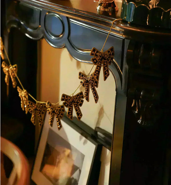 Regal Bow Garland