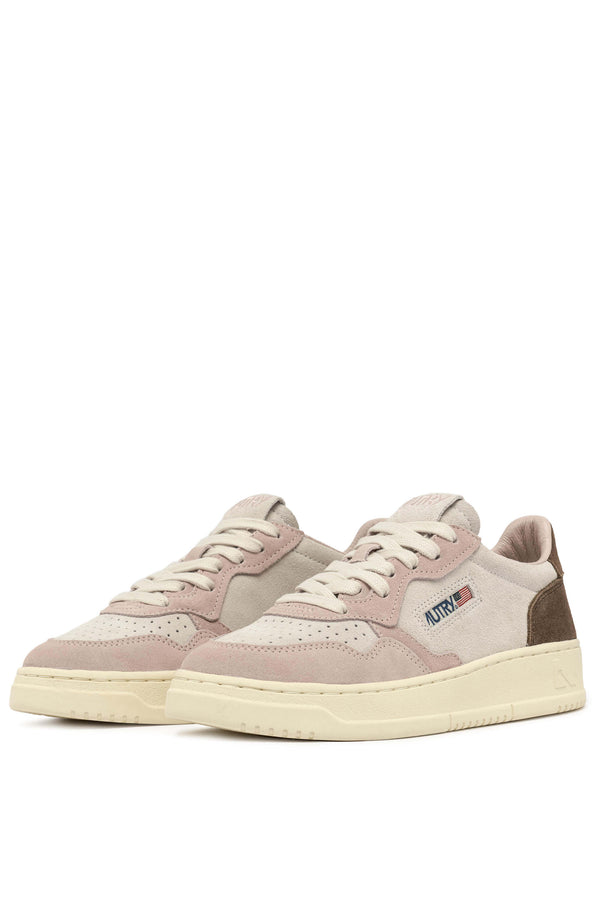 W Medalist Low Sneaker