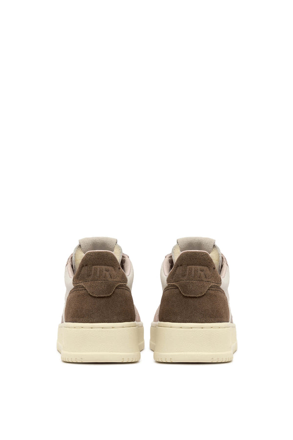 W Medalist Low Sneaker