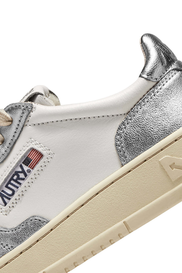 W Medalist Low Bicolor Sneakers