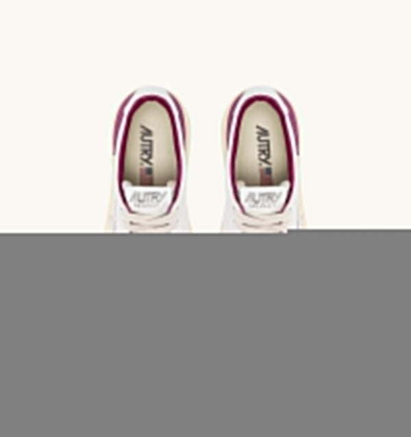 W Medalist Low Sneakers