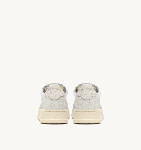 W Medalist Low Sneakers