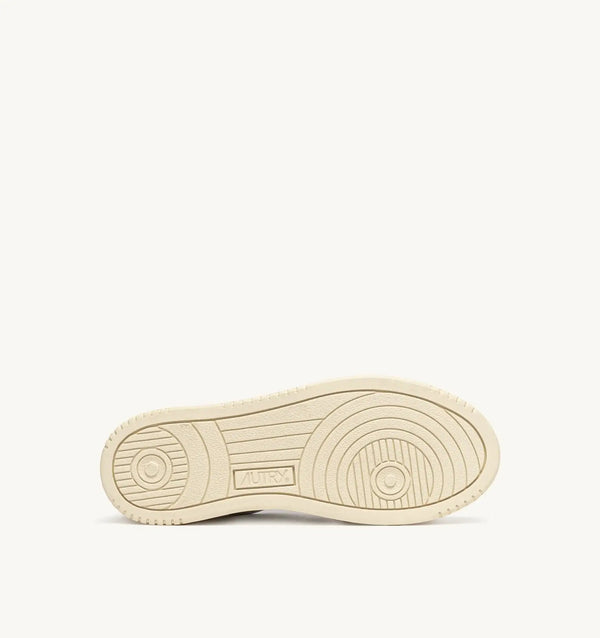 W Medalist Low Sneakers