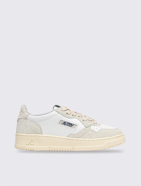 W Medalist Low Sneakers