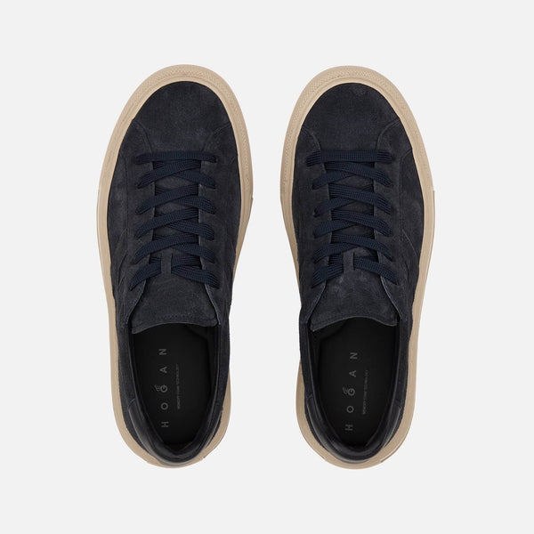 H691 Sneakers