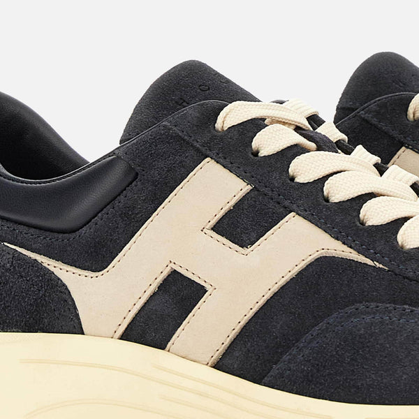 Hyperlight Sneakers