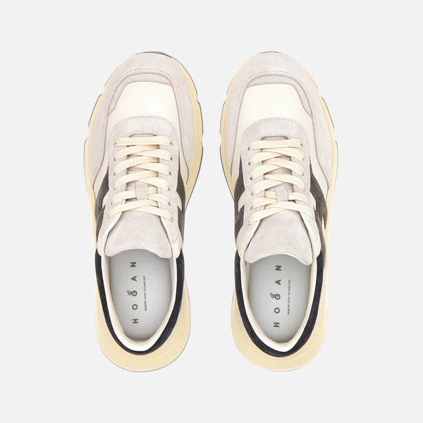 Hyperlight Sneakers