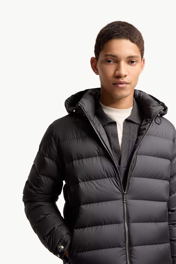 Arneb Hooded Short Down Jacket